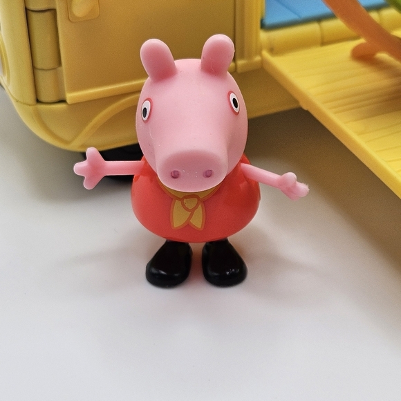 Peppa Pig Peppa's Play n' Go Campervan Playset Van Canoe Camper - Picture 3 of 7